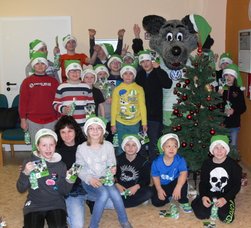 Tierisch viel Spaß: VFL-Maskottchen besucht Patienten der Kinder- und Jugendpsychiatrie am AMEOS Klinikum Haldensleben
