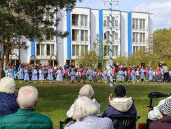 Seit vielen Jahren Tradition: Maibaumaustellen