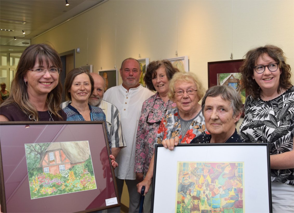 „Bernburger Dienstagsmaler“ stellen im AMEOS Klinikum Bernburg aus