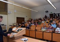 Chefarzt Dr. Tobias Schaaf referierte beim Seniorenkolleg