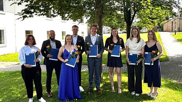 Erfolgreicher Ausbildungsabschluss am AMEOS Institut Nord