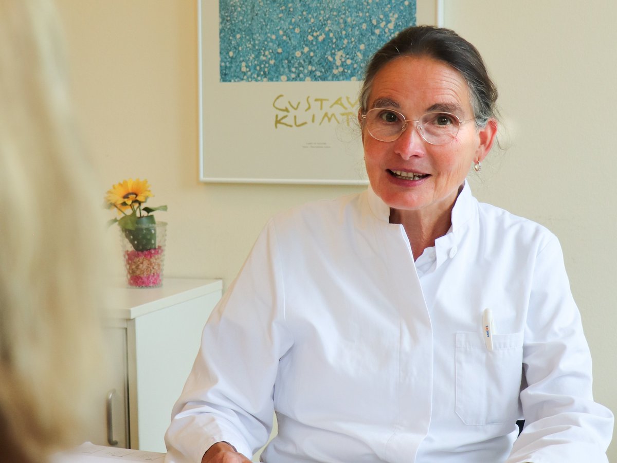 Frauenärztinnen Dr. Doris Selzer Und Dr. Kathrin Schreyer Vor- und Nachsorge ist das A und O | AMEOS Gruppe