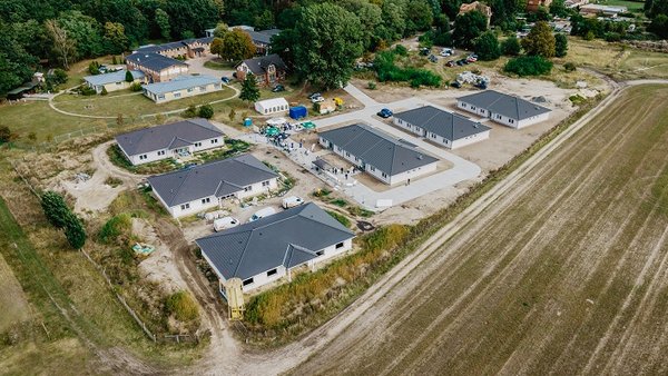 Erste drei Häuser der neuen Wohnanlage „Fliederhof“ eröffnet