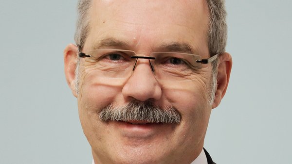 stern würdigt Ärztlichen Direktor des AMEOS Klinikum