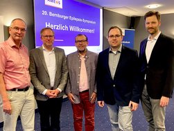 Gruppenfoto der 5 Referenten