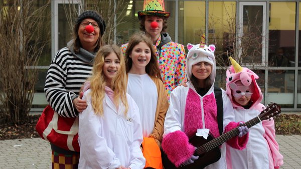 Klinikclowns zeigen Herz für kranke Kinder