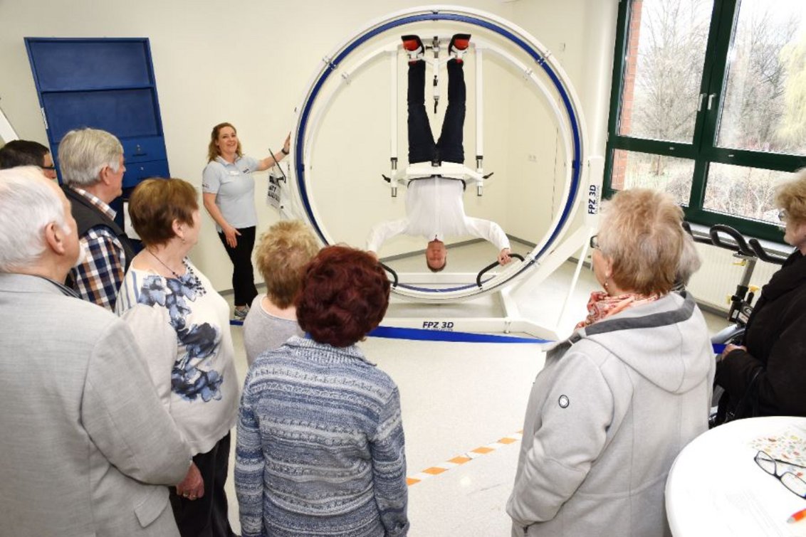 Kopfstand für die Rückentherapie