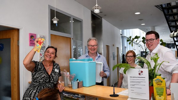 Ein Eis als Dankeschön für das Klinikteam