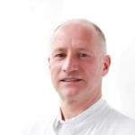 Porträt von Dr. med. Dr. med. dent. Steffen Mokros