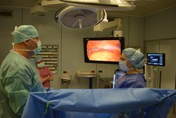 Optimale Versorgung der Patienten durch höchsten Standard – Neuer Laparoskopie-Turm im AMEOS Klinikum Aschersleben im Einsatz