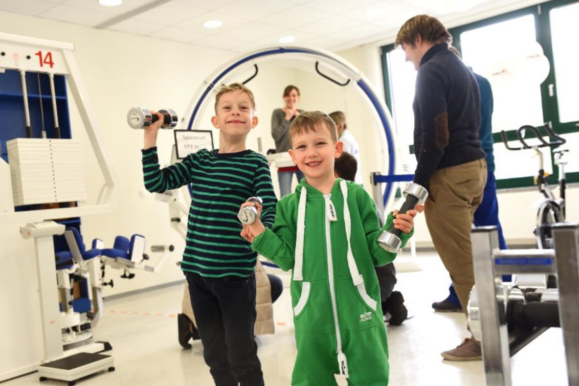 Kopfstand für die Rückentherapie